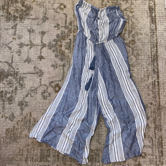 Adorable Summer jumpsuit - Picture 1 of 3